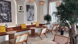 ΛMΛZI Café & Barber