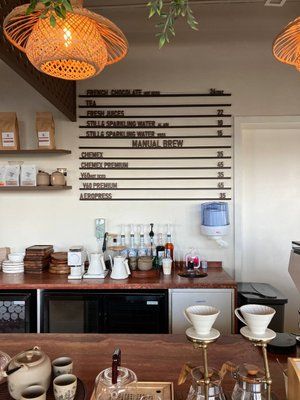 ΛMΛZI Café & Barber